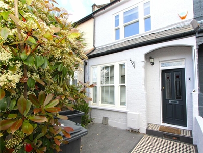 3 bedroom terraced house for rent in Clarendon Road, London, N15