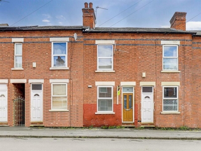 3 bedroom terraced house for rent in Lyndhurst Road, Sneinton, Nottinghamshire, NG2 4FW, NG2