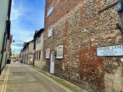 3 bedroom town house for rent in College Lane, Bury St Edmunds, IP33