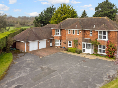 4 bedroom property for sale in Chawton, Hampshire, GU34