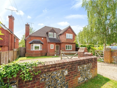 4 bedroom property for sale in High Road, Cookham, SL6