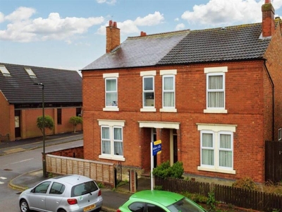 4 bedroom semi-detached house for rent in Bennett Street, Sandiacre, NG10 5JF, NG10