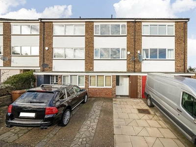 4 bedroom semi-detached house for rent in Dunoon Road, Forest Hill, SE23