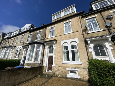 4 bedroom terraced house for rent in Aireville Road, Bradford, BD9