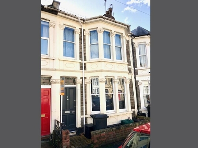 4 bedroom terraced house for rent in Coronation Avenue, Bristol, BS16