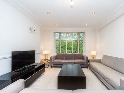 5 bedroom flat for rent in Park Road, London, NW8