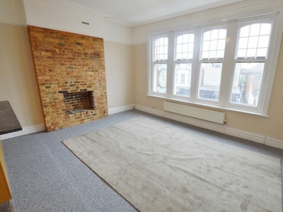 5 bedroom maisonette for rent in Christchurch Road, Bournemouth, Dorset, BH7