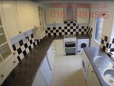 5 bedroom semi-detached house for rent in Braemar Road, Manchester, M14