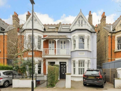 6 bedroom terraced house for rent in Thornton Avenue, Chiswick, W4