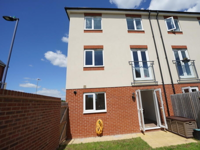 6 bedroom town house for rent in Slade Baker Way, Scholar's Chase, Stoke Gifford, Bristol, BS16