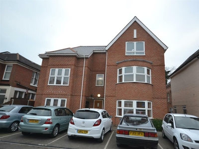 Studio flat for rent in Bournemouth, Dorset, BH1