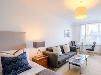 Studio flat to rent Westminster, W1J 5LY
