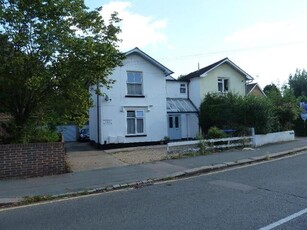 1 Bedroom Apartment For Rent In Addlestone, Surrey