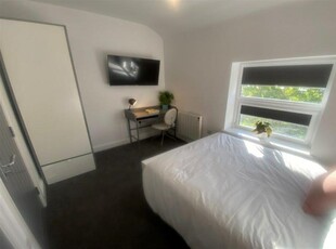 1 bedroom flat share for rent in 61a High Road, Beeston, NG9 2JQ, NG9