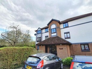 1 Bedroom Apartment For Rent In Redhill, Surrey