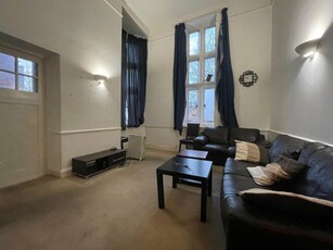 1 bedroom flat for rent in Clapham Road, London, Oval, SW9
