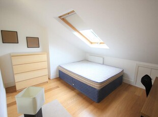 1 bedroom flat for rent in Grange Park, Ealing, London, W5