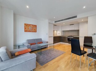 1 bedroom flat for rent in Landmark West Tower, Canary Wharf, London, E14