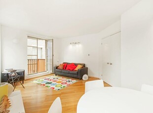 1 bedroom flat for rent in The Circle, Queen Elizabeth Street, London, SE1