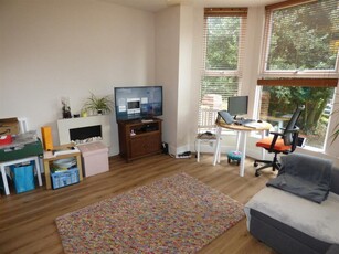 1 bedroom flat for rent in Whitelow Road, Chorlton, Manchester, M21