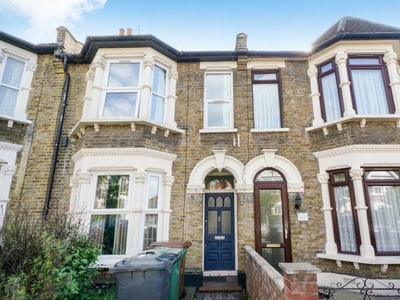 1 bedroom flat for sale London, E11 4BE