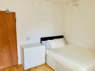1 bedroom flat share for rent in Vallance Road, London, E1