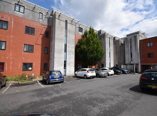 1 bedroom ground floor flat for rent in Palace Court , Tunstall, ST6