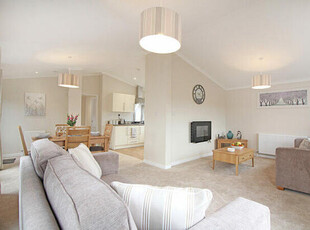 1 Bedroom Park Home For Sale In Lechlade, Gloucestershire