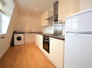 2 bedroom apartment for rent in Rayleigh Road, Hutton, Brentwood, Essex, CM13