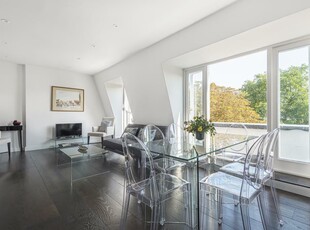 2 bedroom apartment for rent in Russell Road, Holland Park, W14