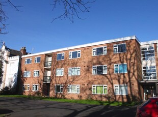 2 bedroom apartment for rent in Upper Holly Walk, Leamington Spa, Warwickshire, CV32