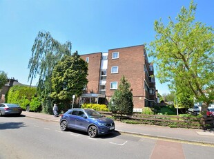 2 bedroom apartment for rent in Woburn Court, Bedford Road, South Woodford, E18
