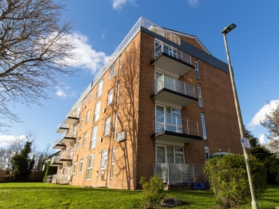 2 bedroom apartment for sale in Peters Lodge, 2 Stonegrove, Edgware, HA8