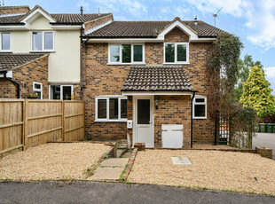 2 bedroom end of terrace house for rent in Collier Way, Guildford, GU4