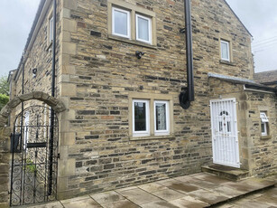 2 bedroom end of terrace house for rent in Stockhill Fold, Bradford, BD10