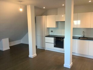 2 bedroom flat for rent in Abbott House, Everard Close, St.Albans AL1