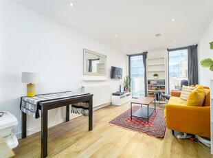 2 bedroom flat for rent in Baltic Avenue, Brentford, TW8