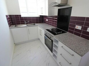 2 bedroom flat for rent in Broadway Cardiff, CF24