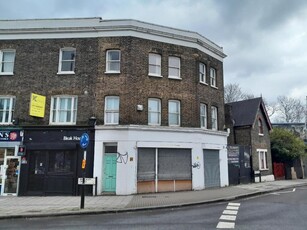 2 bedroom flat for rent in Brockley Cross, London, SE4
