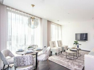 2 bedroom flat for rent in Charles Clowes Walk, London, SW11