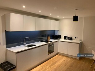 2 bedroom flat for rent in Munday Street, Manchester, M4