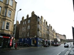 2 bedroom flat for rent in Rodney Street, New Town, Edinburgh, EH7