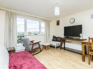 2 bedroom flat for rent in Singapore Road, West Ealing, W13