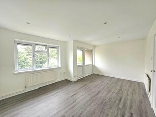 2 bedroom flat for rent in St. James Close, SOUTHAMPTON, SO15