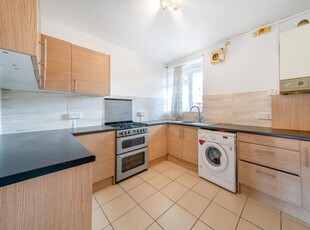 2 bedroom flat for rent in Stockwell Gardens Stockwell SW9