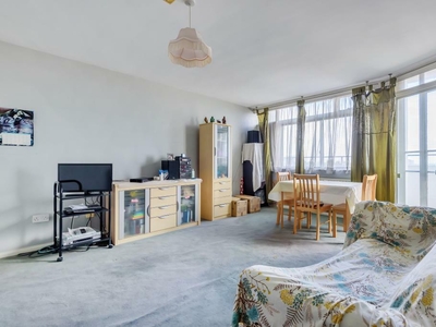 2 bedroom flat for sale in Campden Hill Towers, Royal Borough of Kensington and Chelsea, W11