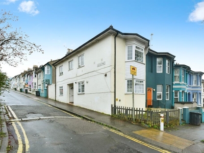 2 bedroom flat for sale in Elm Grove, Brighton, BN2