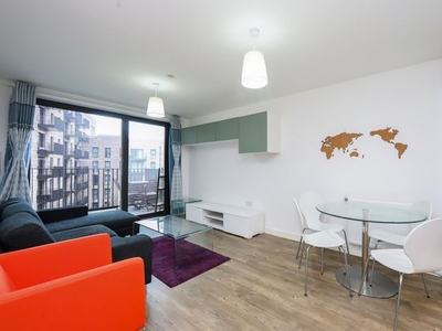 2 bedroom flat to rent London, E16 2GQ
