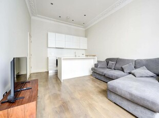 2 bedroom maisonette for rent in Harcourt Terrace, Chelsea, London, SW10