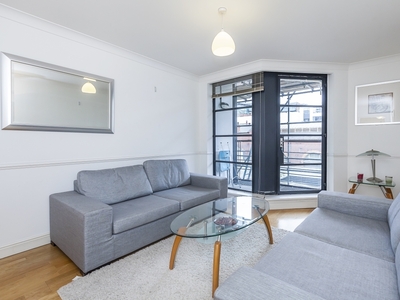 2 bedroom property to let in Curlew Street London SE1